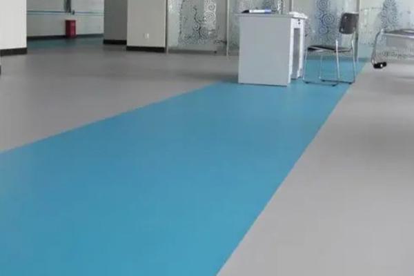 开元体育塑胶地板颜色多样化如何搭配室内装修？(图1)
