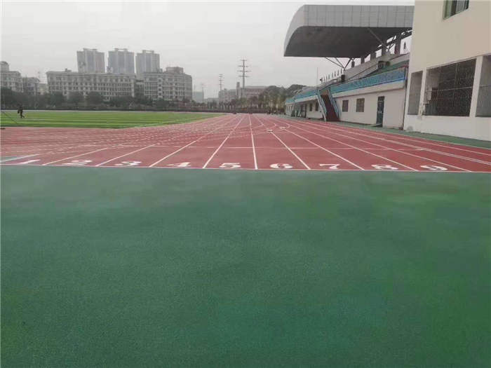 塑胶跑道地面-温州弘康耐磨地坪-塑胶跑道地面生产(图1)
